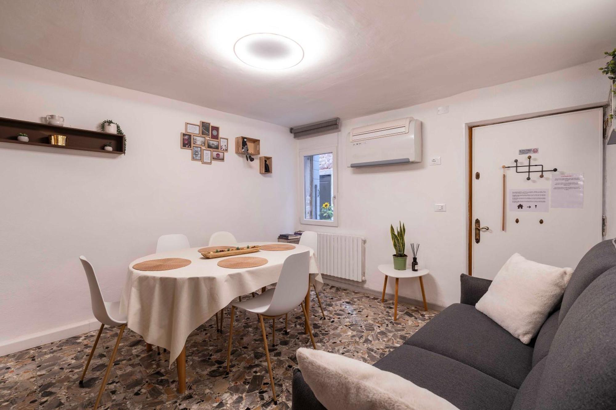 Ca'lina Near Biennale Appartement *